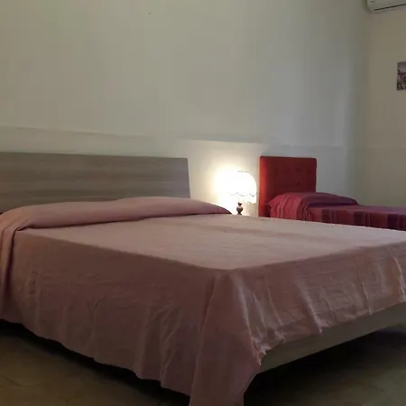 Casa Vacanze Guglielmo Tatil Evi *