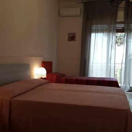 Casa Vacanze Guglielmo Tatil Evi *